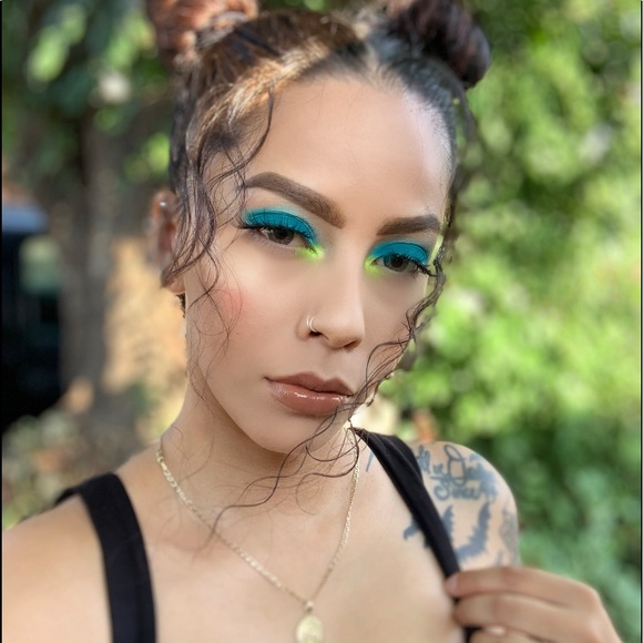 Meet your Posher, Evelyn - Picture 1 of 1